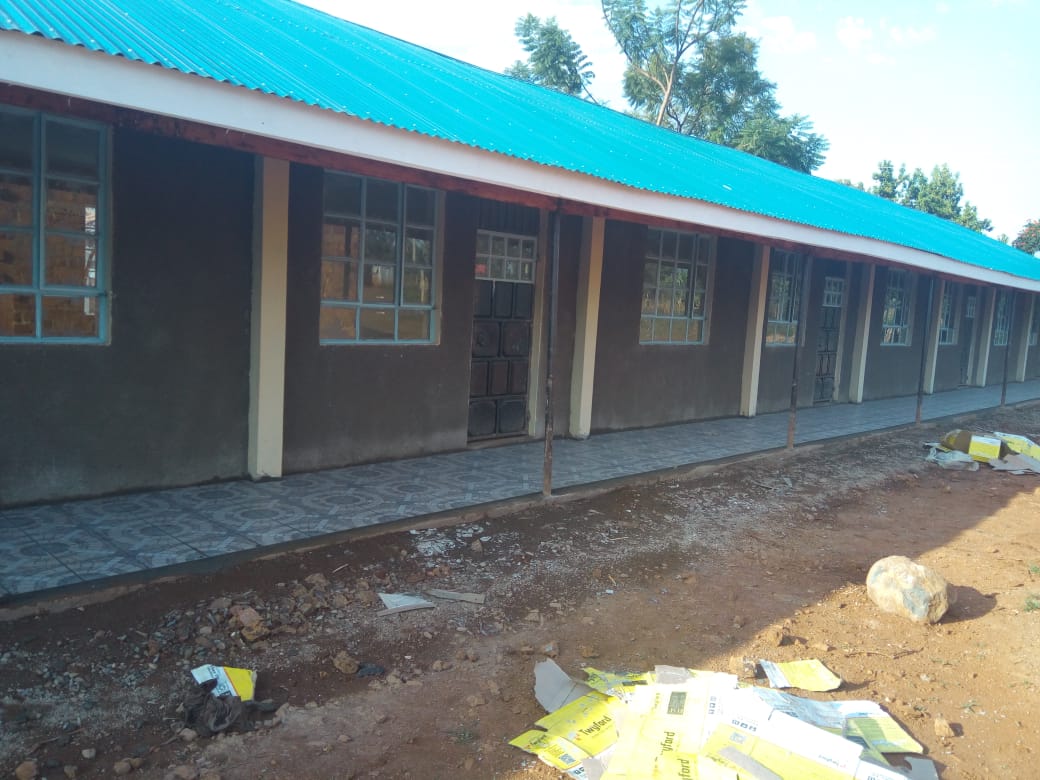 Sechs neue Klassenzimmer für die gemischte Primarschule Ringa gebaut